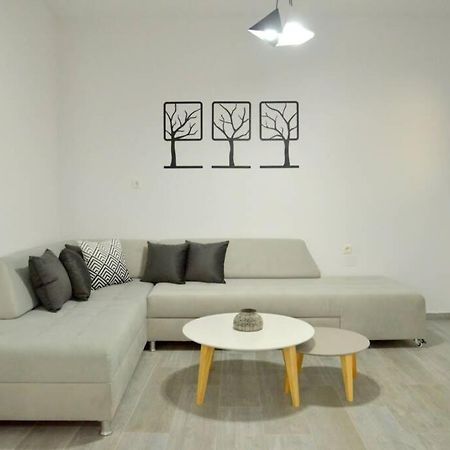 Alisahni Apartment Adamantas  Ngoại thất bức ảnh