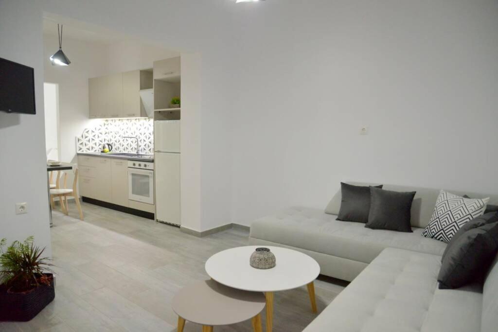 Alisahni Apartment Adamantas  Ngoại thất bức ảnh